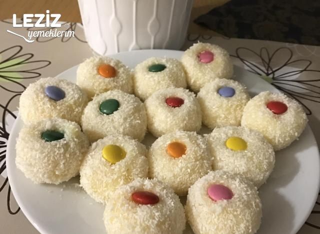 Muz Pudingli İrmik Topları