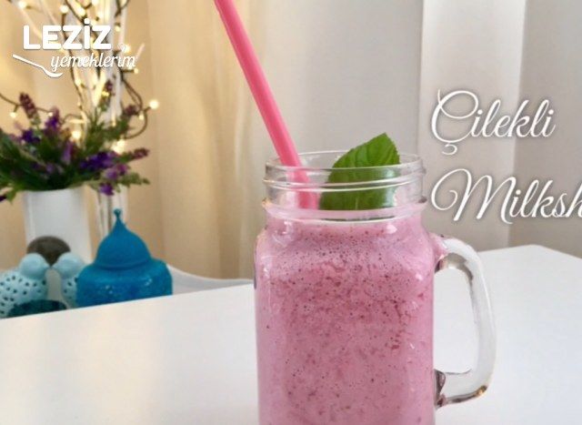 Ev Yapımı Çilekli Milkshake