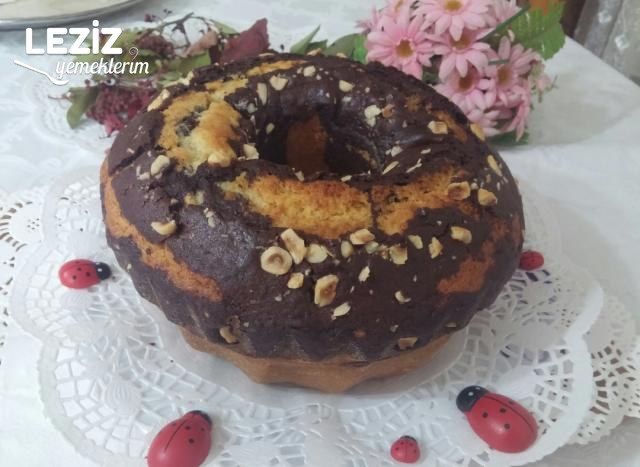 Yumuşacık İki Renkli Anne Keki