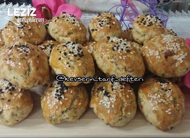 Ağızda Dağılan Otlu Cevizli Poğaça