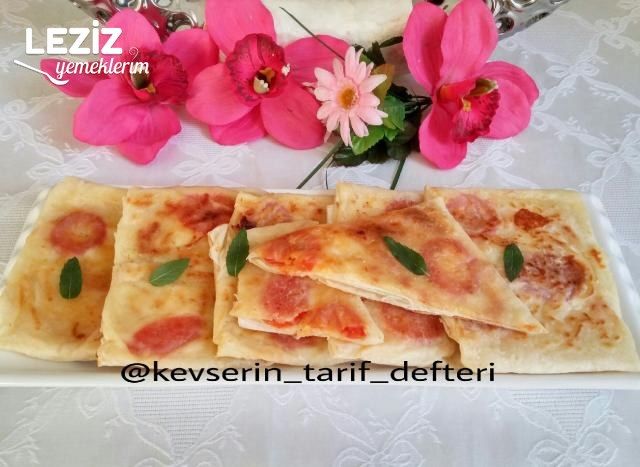 Domatesli Kaşar Peynirli Gözleme (Yufkadan)