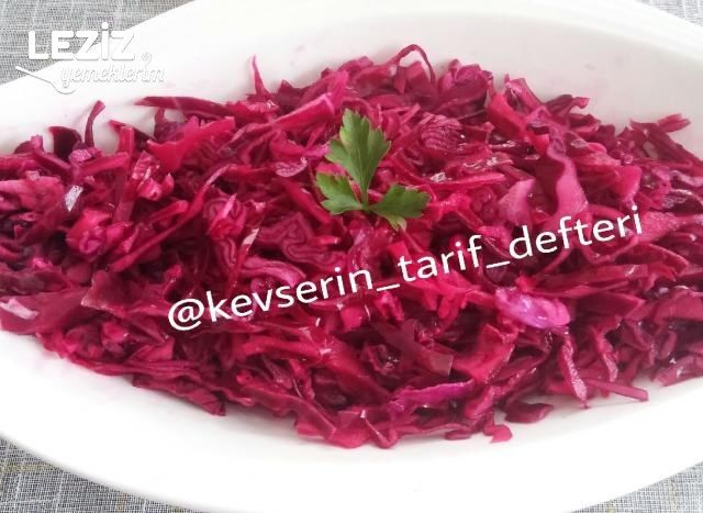 Üç Malzemeli Mor Lahana Salatası (1 Günde Hazır)