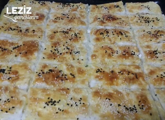 Peynirli Tepsi Böreği