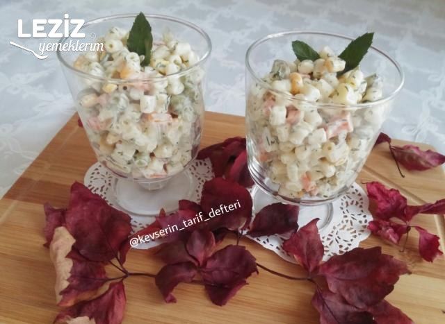 Kaşık Kaşık Yediren Makarna Salatası