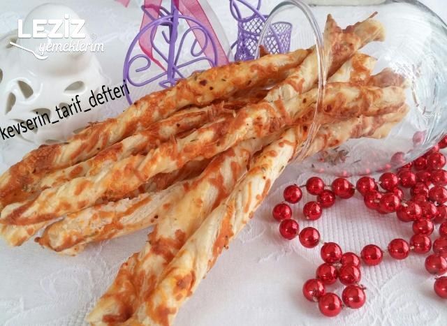 Atıştırmalık Kaşarlı Milföy Çubukları