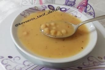 Tavuk Suyuna Nohutlu Tarhana Çorbası