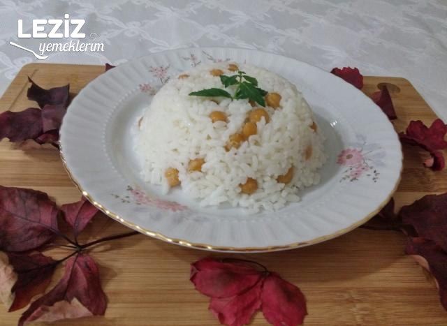 Tereyağlı Nohutlu Pirinç Pilavı