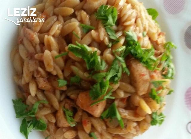 Tavuklu Şehriye Pilavı