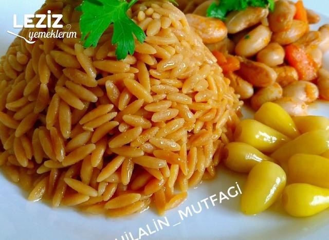 Nefis Arpa Şehriye Pilavı