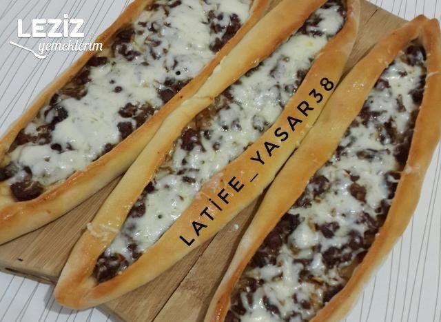 Nefis Kuşbaşılı Kaşarlı Pide