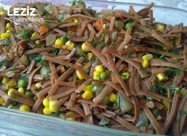Erişte Salatası Tarifi