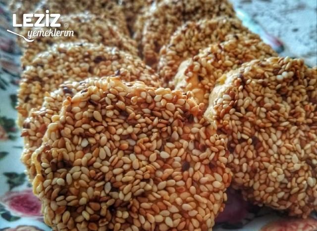 Susamlı Tuzlu Çay Kurabiyesi