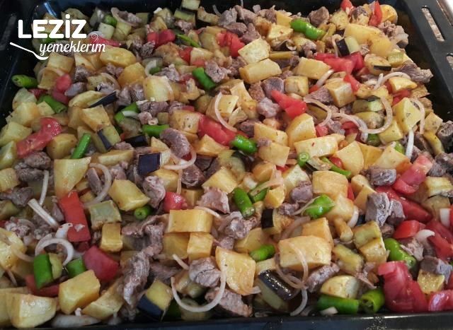 Fırında Etli Sebzeli Yemek