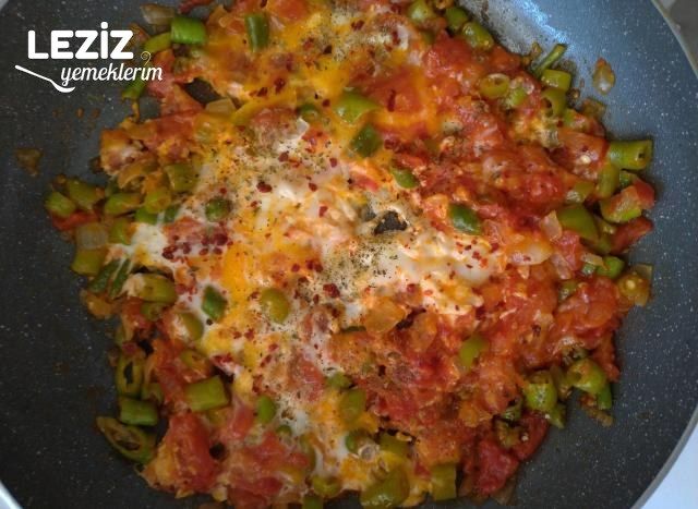 Soğanlı Leziz Menemen