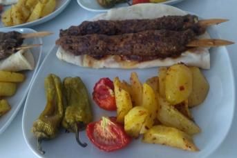 Nefis Çöp Şiş Köfte Ve Patates