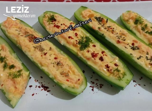 Salatalık Sandalında Havuç Salatası