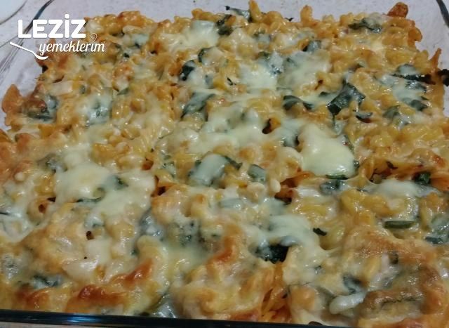 Fırında Ispanaklı Peynirli Makarna