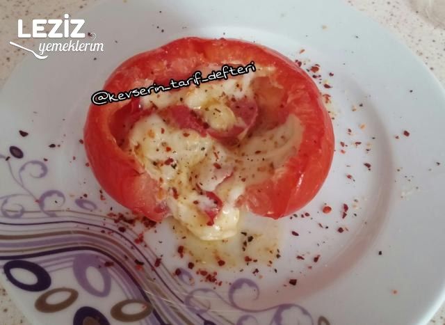 Domates İçinde Karışık Omlet