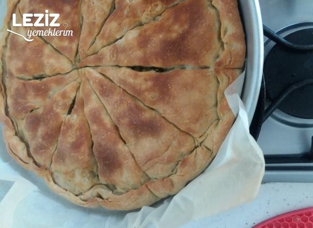 El Açması Ispanaklı Peynirli Börek