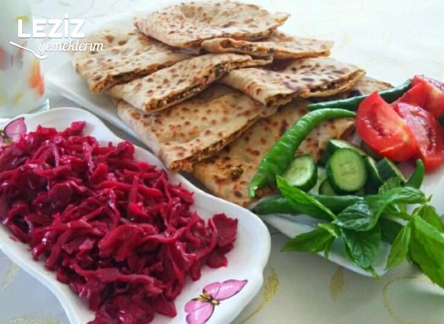Semiz Otlu Börek