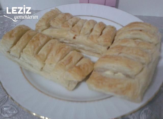 Milföyle Şekilli Börek Tarifi