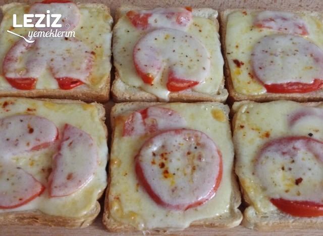 Nefis Domatesli Kaşarlı Ekmek Dilimleri