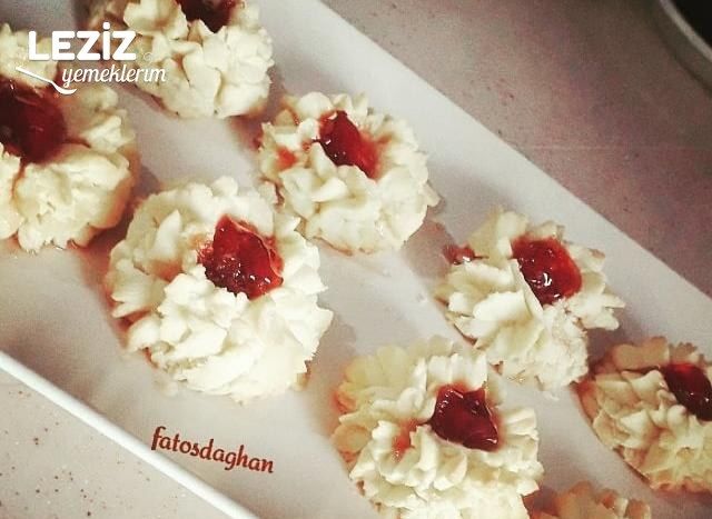 Çilek Reçeli Dolgulu Tırtak Kurabiye