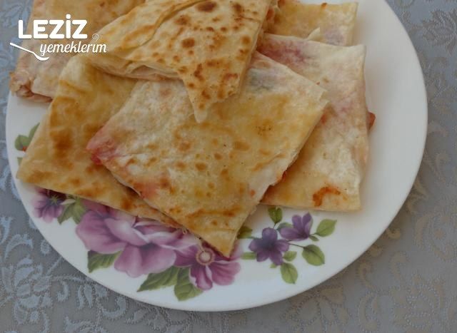 Kaşarlı Domatesli Gözleme (Tavada)