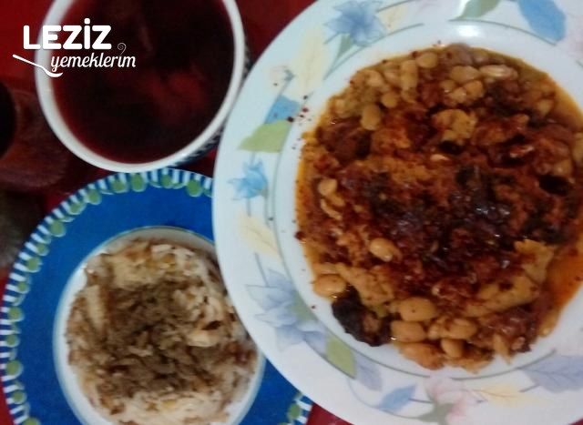 Fırında Pastırmalı Kuru Fasulye (Bu Şekilde Hiç Denediniz Mi?)