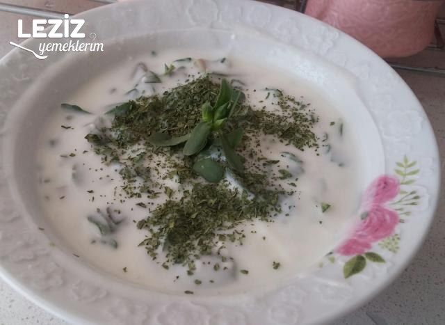 Yoğurtlu Semizotu Salatası Yapılışı