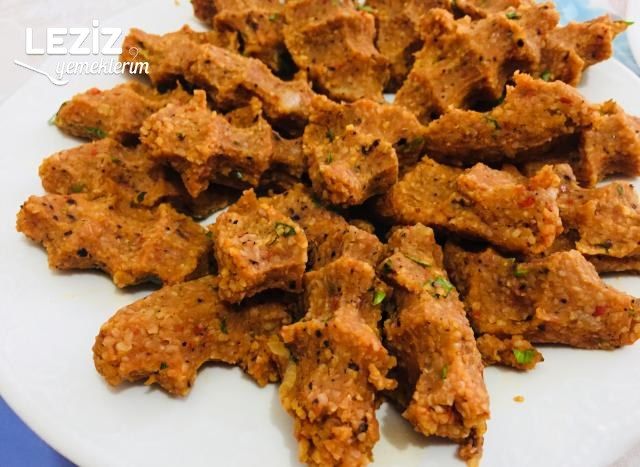 Mercimek Köftesi Nasıl Yapılır (Aşamalı Anlatım)
