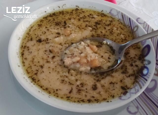 Tarhana Çorbası (Denemeden Geçmeyin)