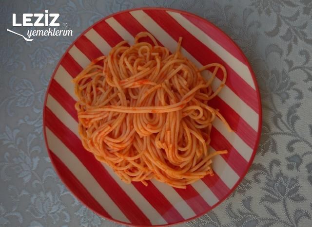 Soslu Spagetti