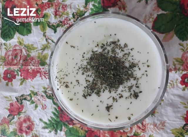 Sarımsaklı Cacık