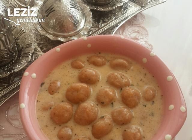 Bulgur Köfteli Yoğurtlu Çorba