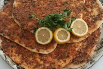Evde Lahmacun Nasıl Yapılır
