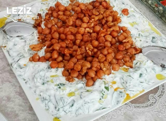 Nohutlu Semizotu Salatası