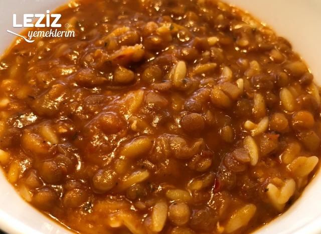 Arpa Şehriyeli Yeşil Mercimek Çorbası Tarifi