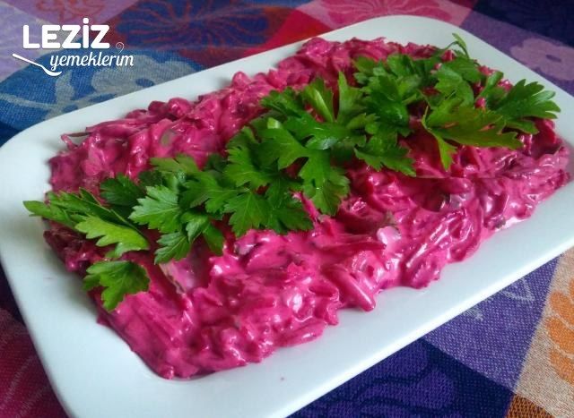 Yoğurtlu Kırmızı Pancar Salatası