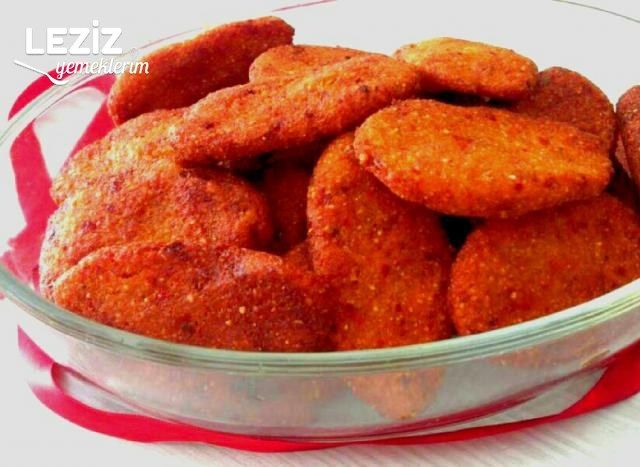 Bayat Ekmek İle Bulgur Köftesi