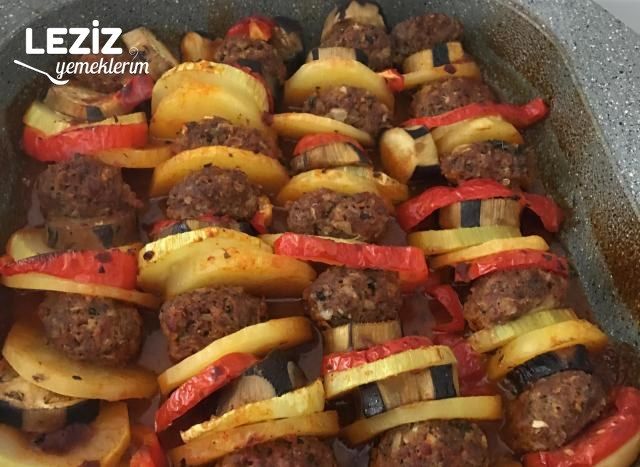 Fırında Sebzeli Köfte Yapılışı
