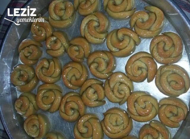Gül Tatlısı Nasıl Yapılır
