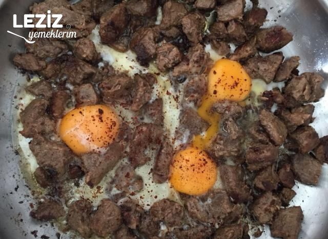 Kavurmalı Yumurta