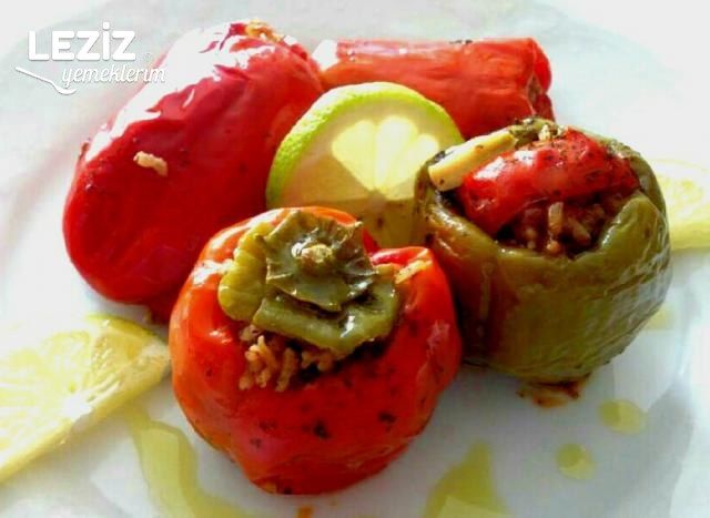 Kahve Aromalı Cevizli Zeytinyağlı Renkli Biber Dolması