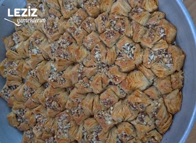 Bademli Üçgen Tatlı
