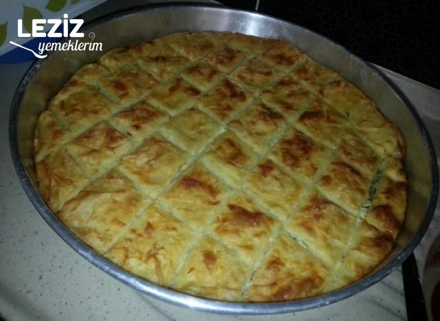 Tepside Peynirli Börek