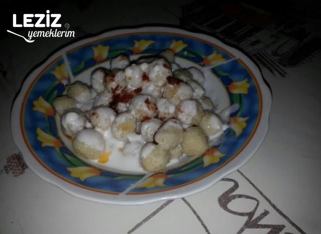 Yoğurtlu Bulgur Köftesi Tarifi