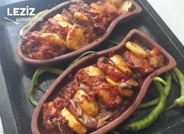 Kiremitte Patatesli Parça Tavuk