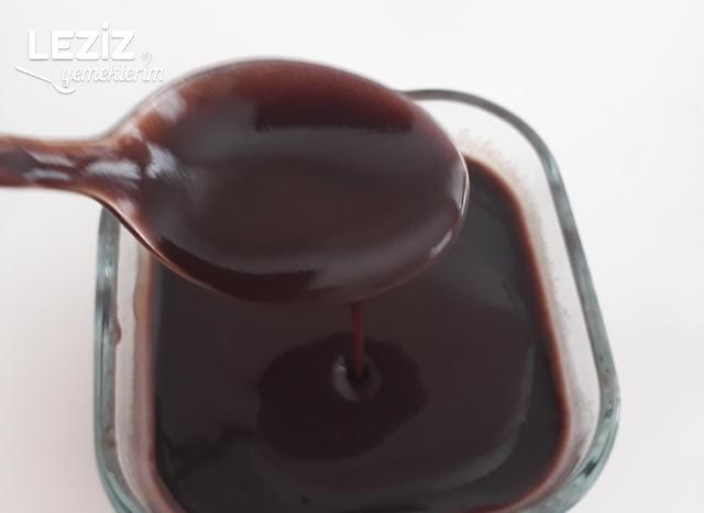 Ev Yapımı Çikolata Sosu (Hazırdan Çok Daha Lezzetli)