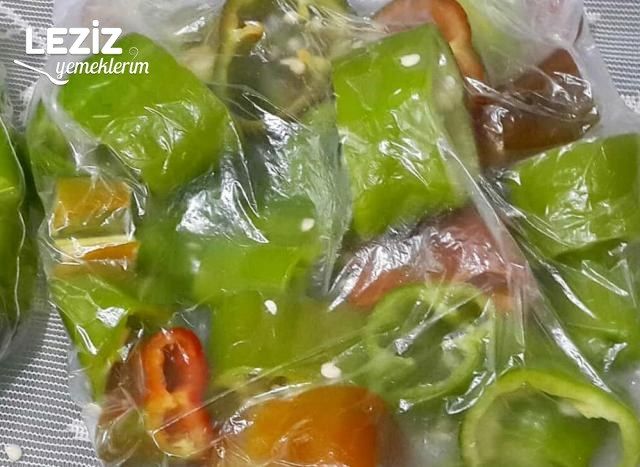 Çok Amaçlı Buzluğa Taze Biber Nasıl Koyulur